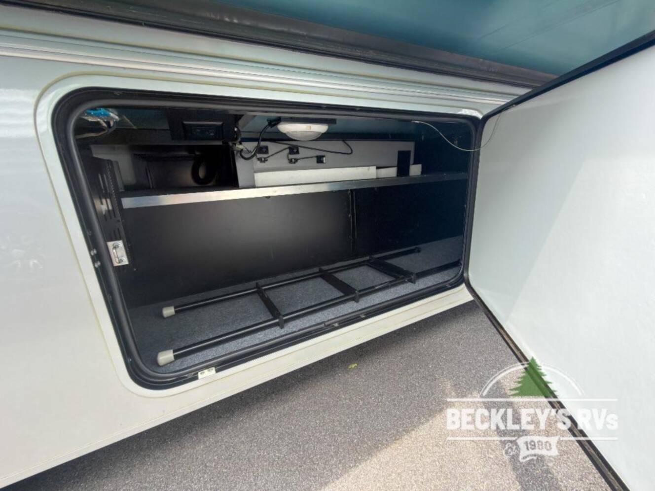 A photo of this 2019 Winnebago Vista LX 27N