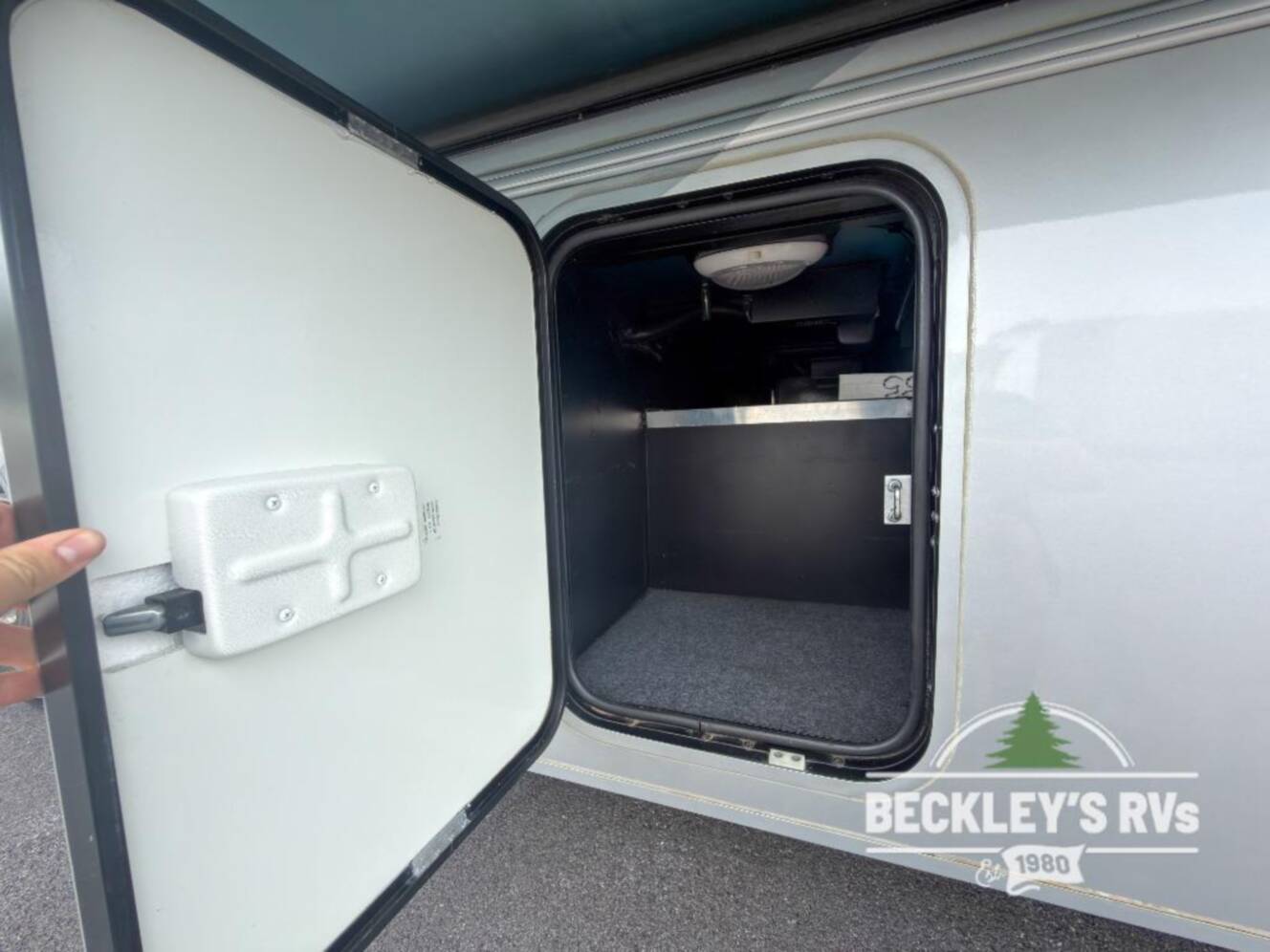 A photo of this 2019 Winnebago Vista LX 27N