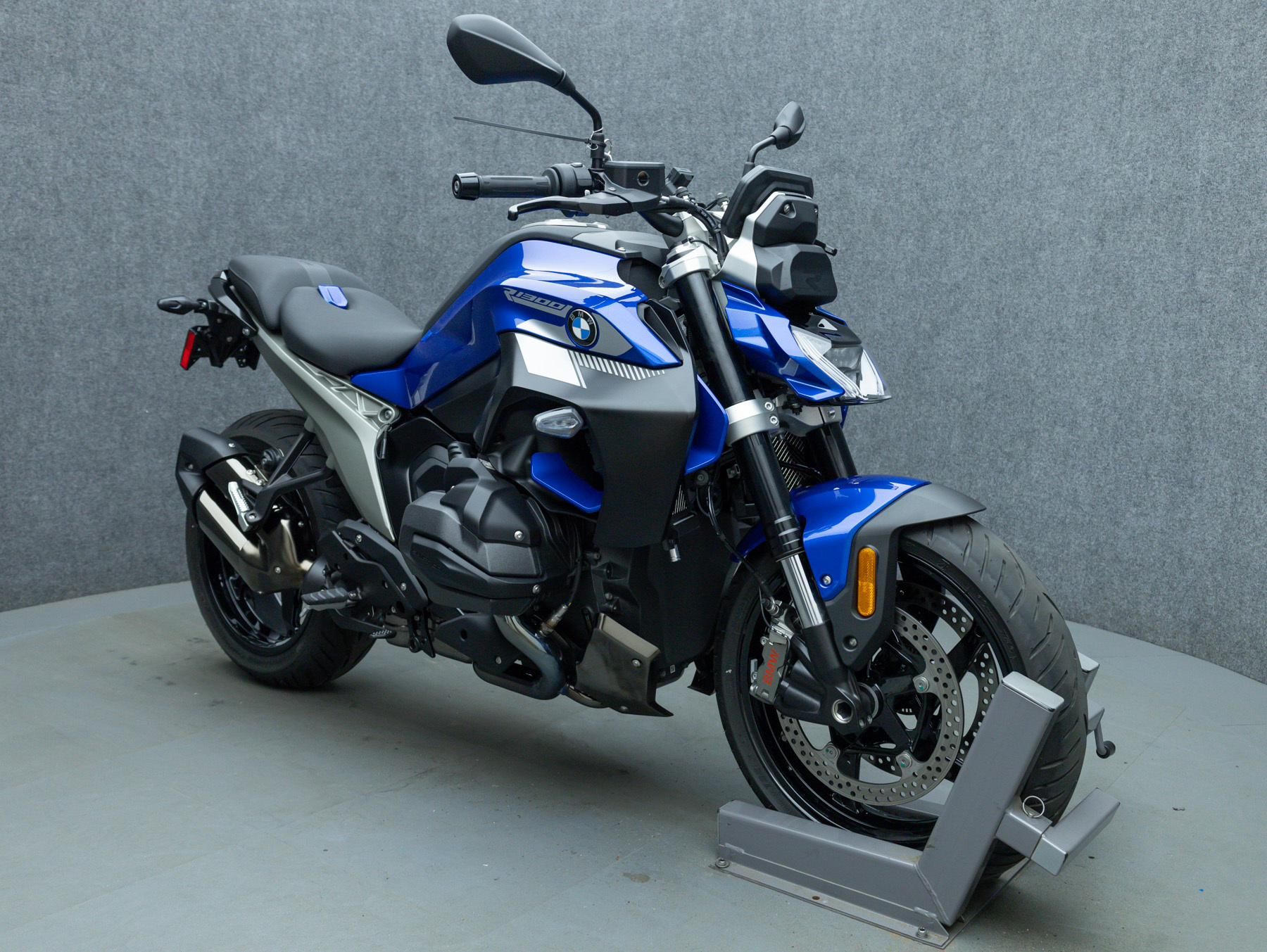 2026 BMW R1300R EXCLUSIVE W/ABS in Pembroke, NH