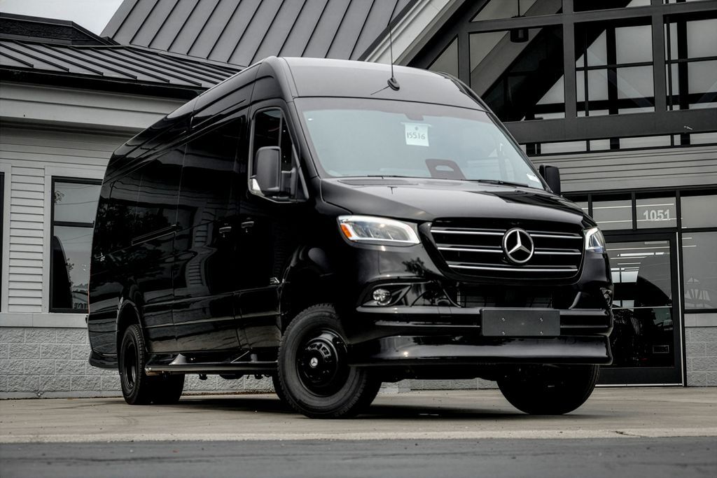 2027 Midwest Automotive Designs Luxe Cruiser D6 AWD in hoffman estates IL