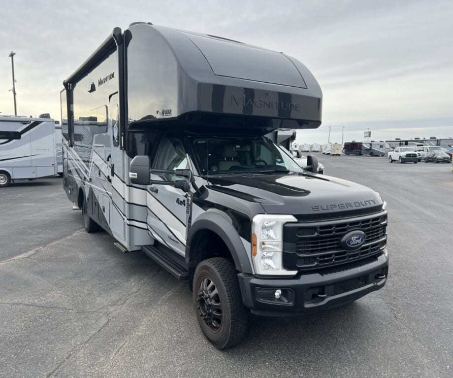2027 Thor Motor Coach MAGNITUDE Z30-M in albuquerque NM