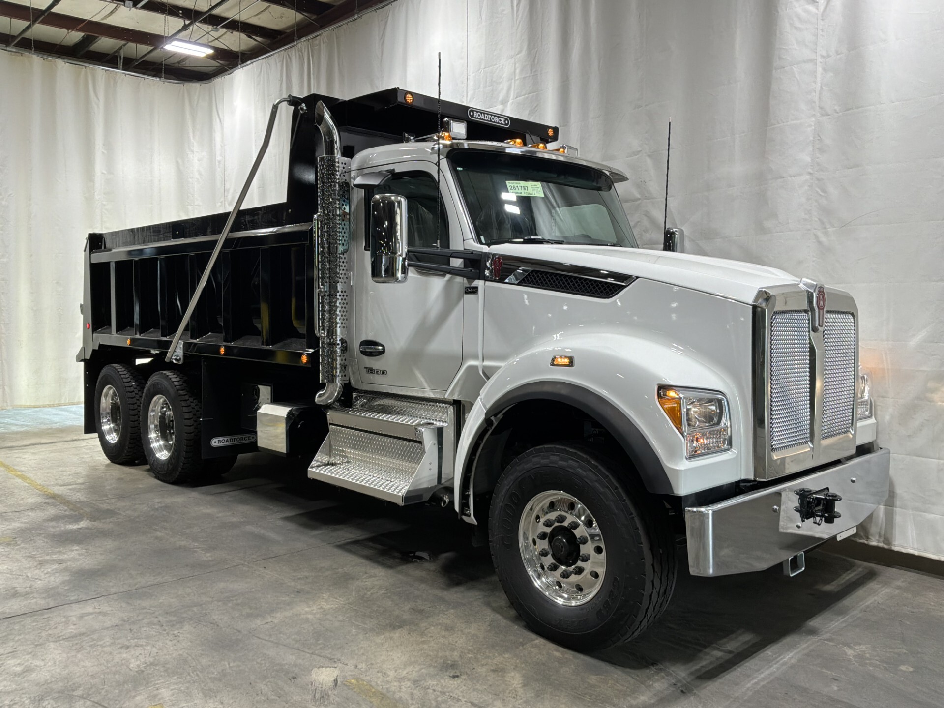 2027 KENWORTH T880S PH in Clinton, NC