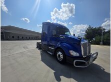 3 of the Best Sleeper Cab Trucks image