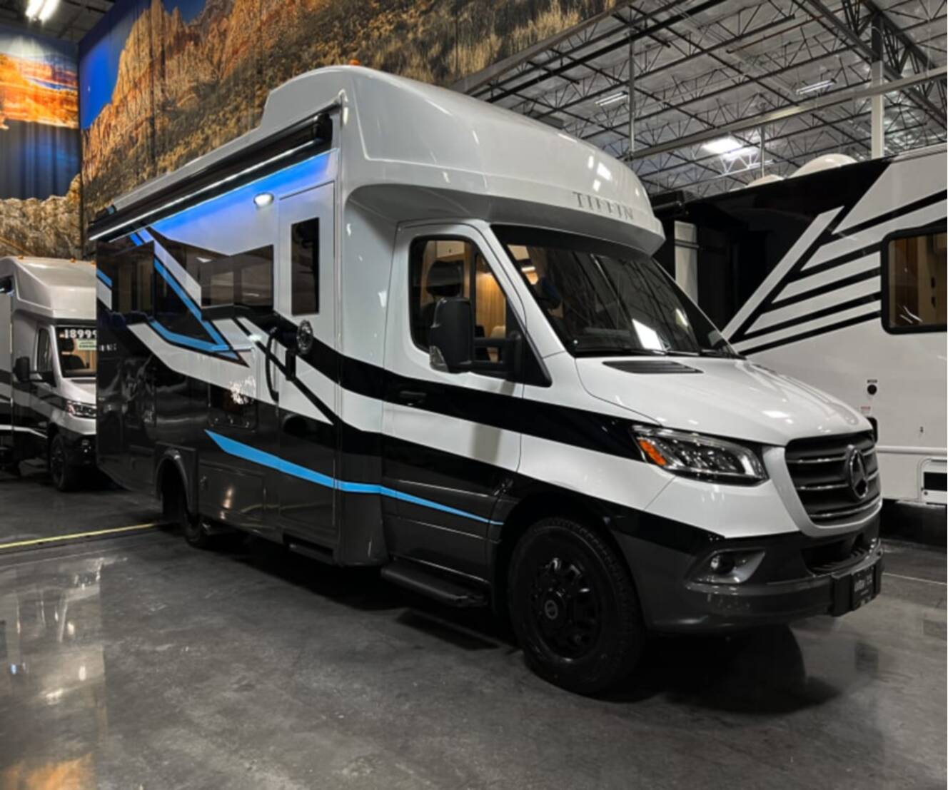 A photo of this 2027 Tiffin WAYFARER 25XLW