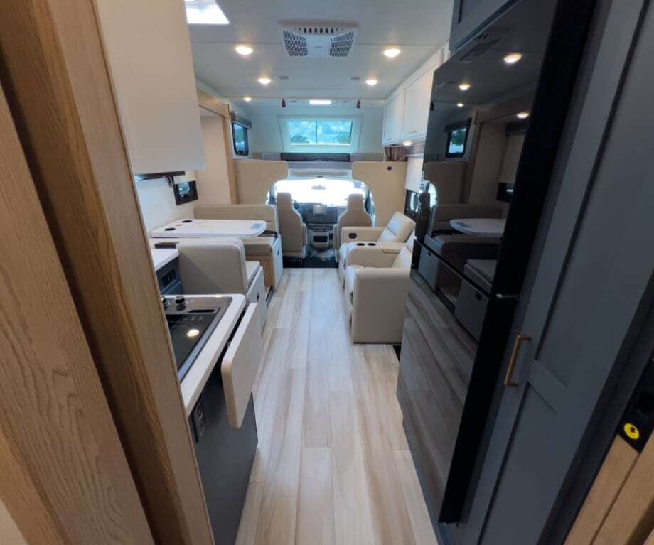 2027 Thor Motor Coach QUANTUM KW29 in sanford FL