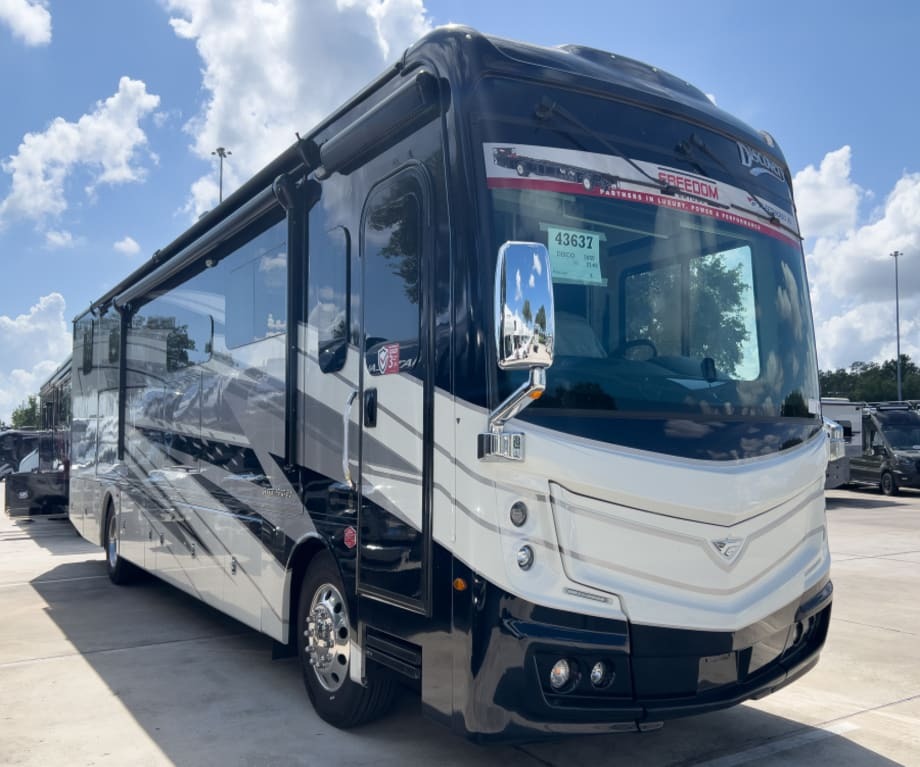 2027 Fleetwood DISCOVERY 38W in sanford FL