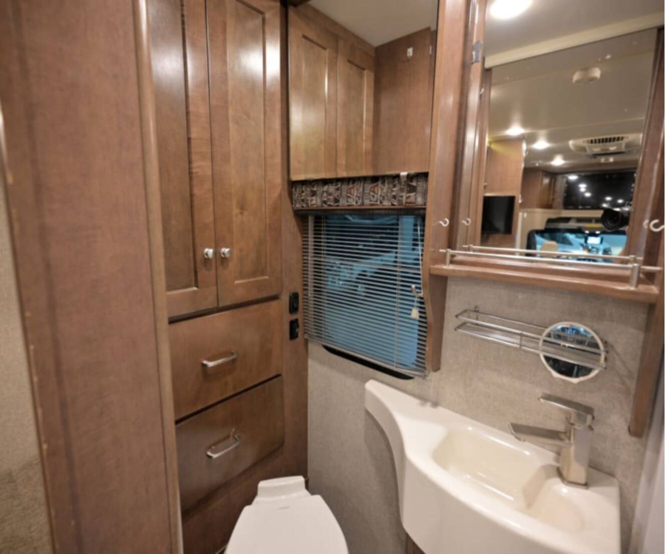 A photo of this 2019 Winnebago FUSE 23A
