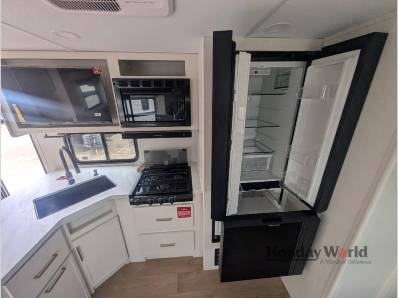 A photo of this 2027 Grand Design Transcend 325BHT