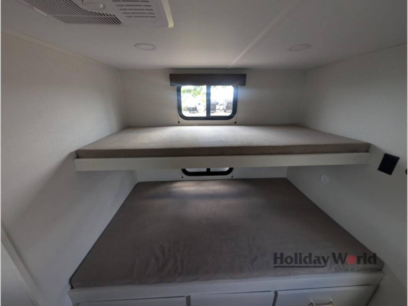 A photo of this 2027 Grand Design Transcend 325BHT