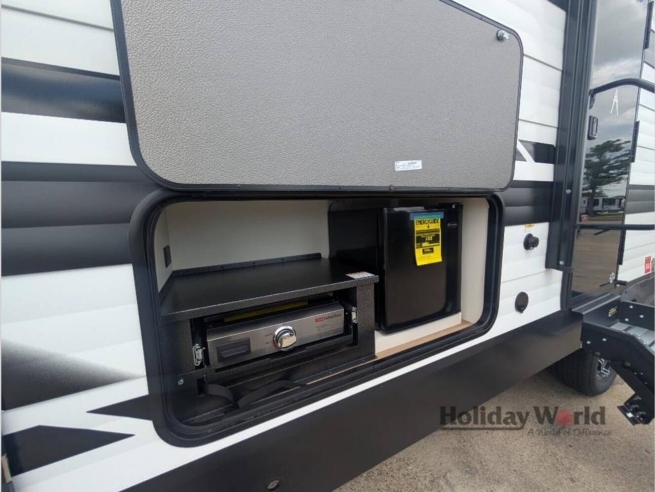 A photo of this 2027 Grand Design Transcend 325BHT