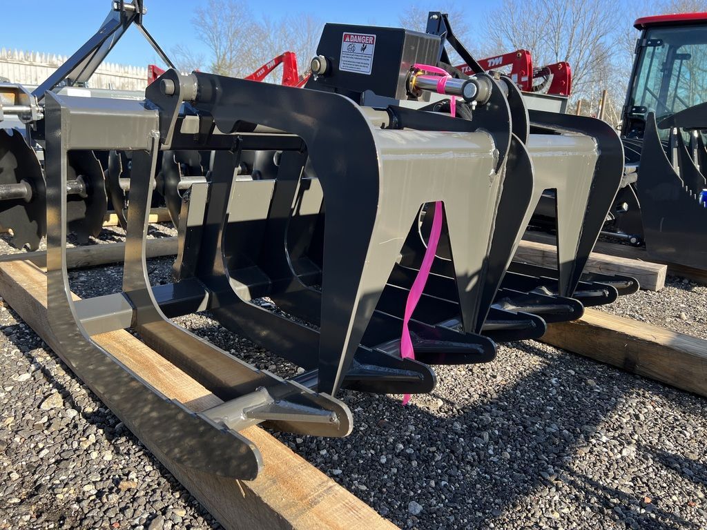 CID 48 Mini Skid Steer / Dingo / Ditchwitch Root Grapple in Turner, ME