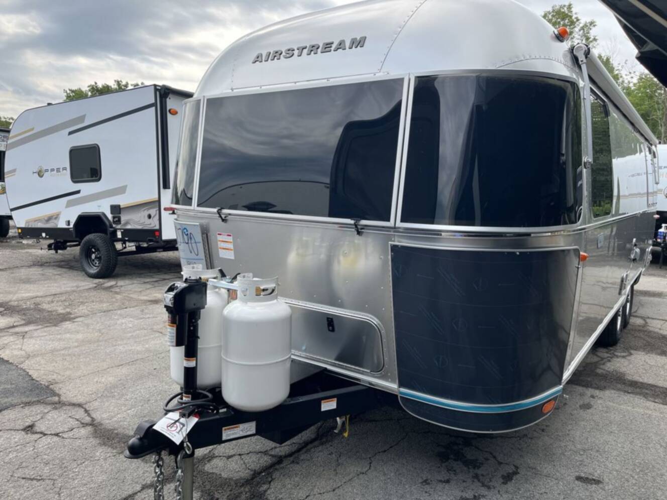 A photo of this 2027 Airstream Globetrotter 27FB