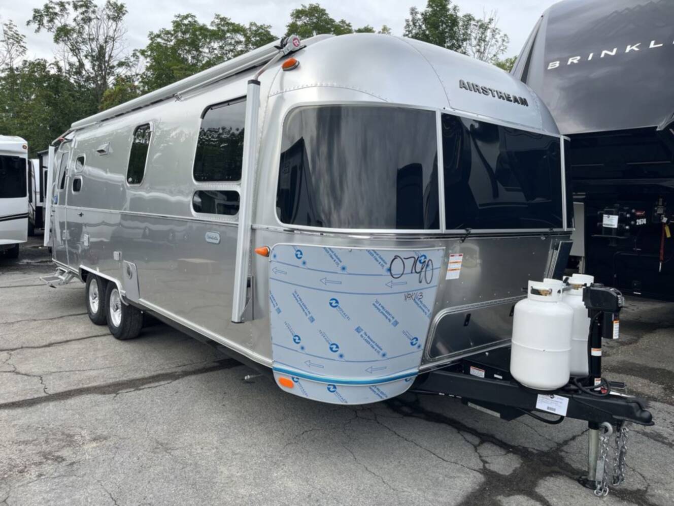 A photo of this 2027 Airstream Globetrotter 27FB