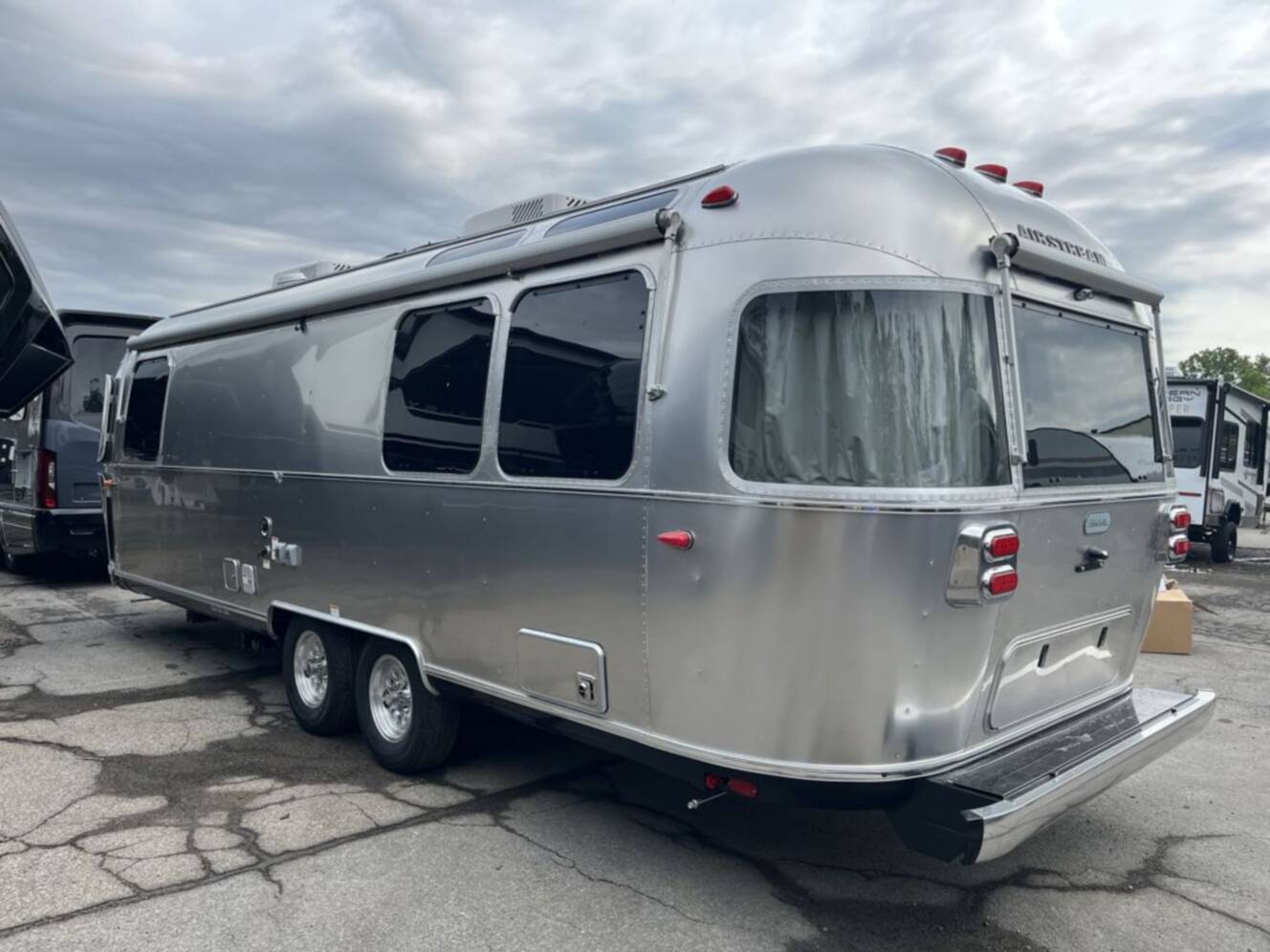 A photo of this 2027 Airstream Globetrotter 27FB