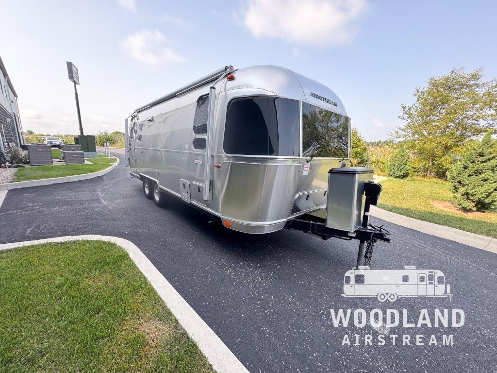 2022 Airstream International 25FB Twin Hatch in lebanon IN