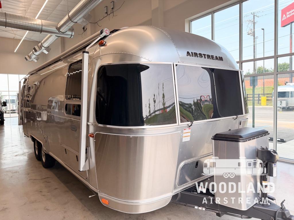 2025 Airstream Globetrotter 27FB Twin in georgetown KY