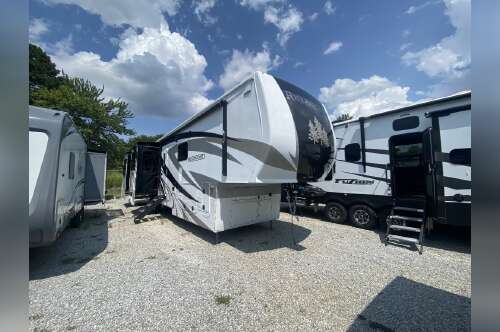 2022 Redwood Rv Redwood 4150RD in hendersonville NC