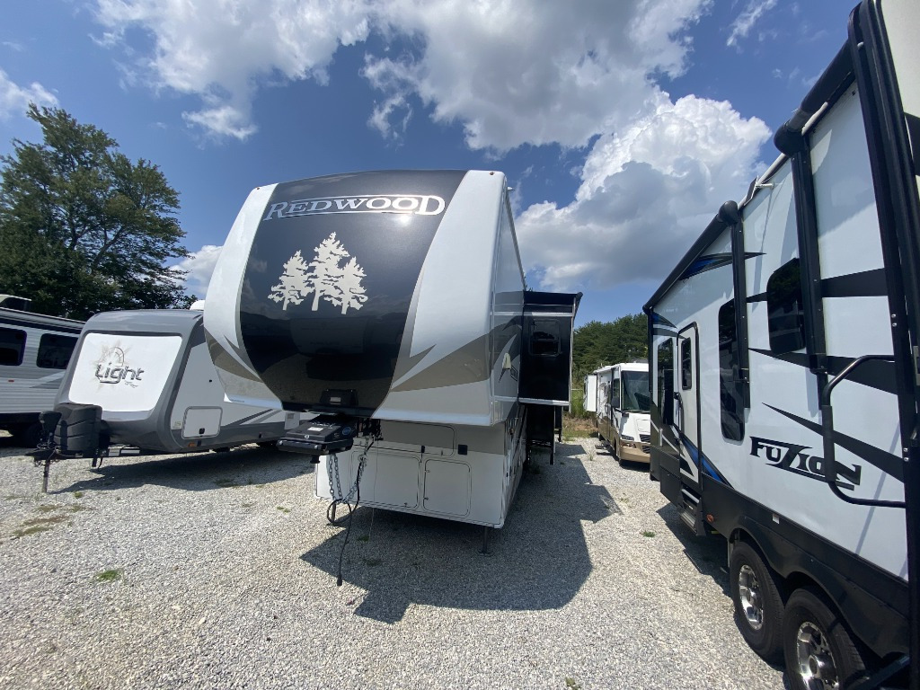 2022 Redwood Rv Redwood 4150RD in hendersonville NC