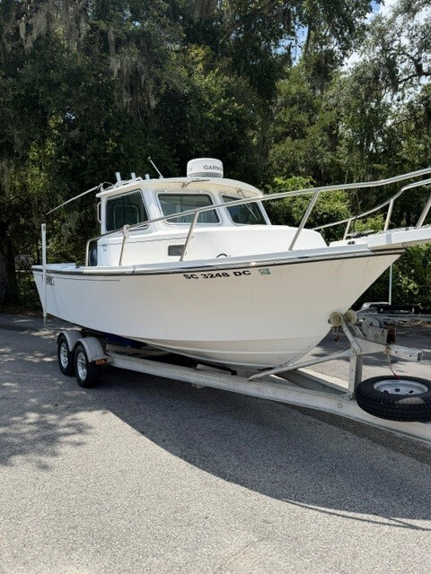 2015 Parker 2120 Sport Cabin in charleston SC