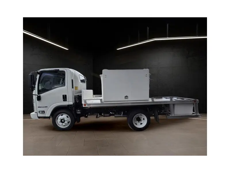 2027 ISUZU NPR HD
