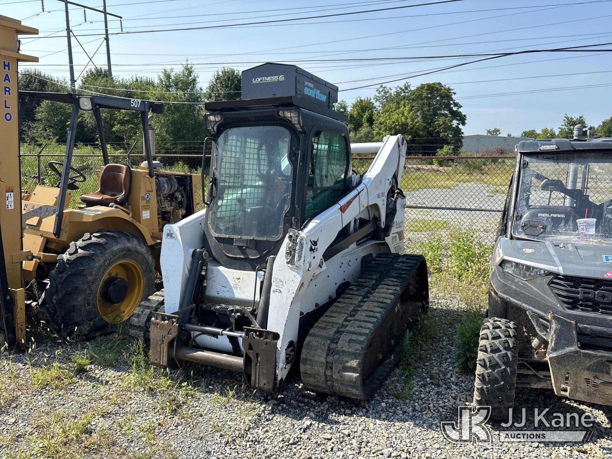 2017 Bobcat T870 in Troutville, VA