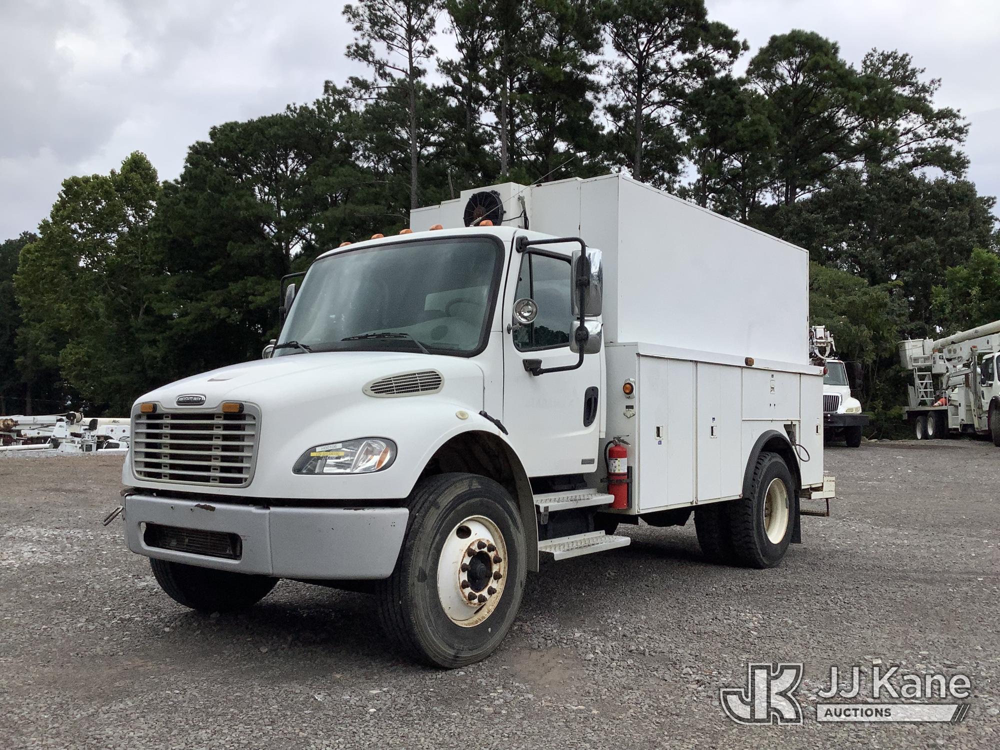 2005 FREIGHTLINER BUSINESS CLASS M2 106 in Graysville, AL