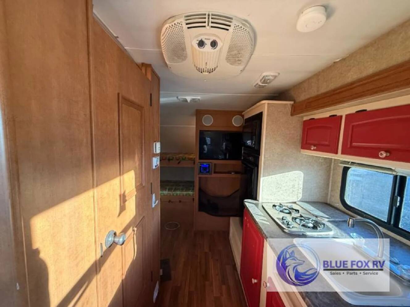 A photo of this 2011 Heartland MPG 183T