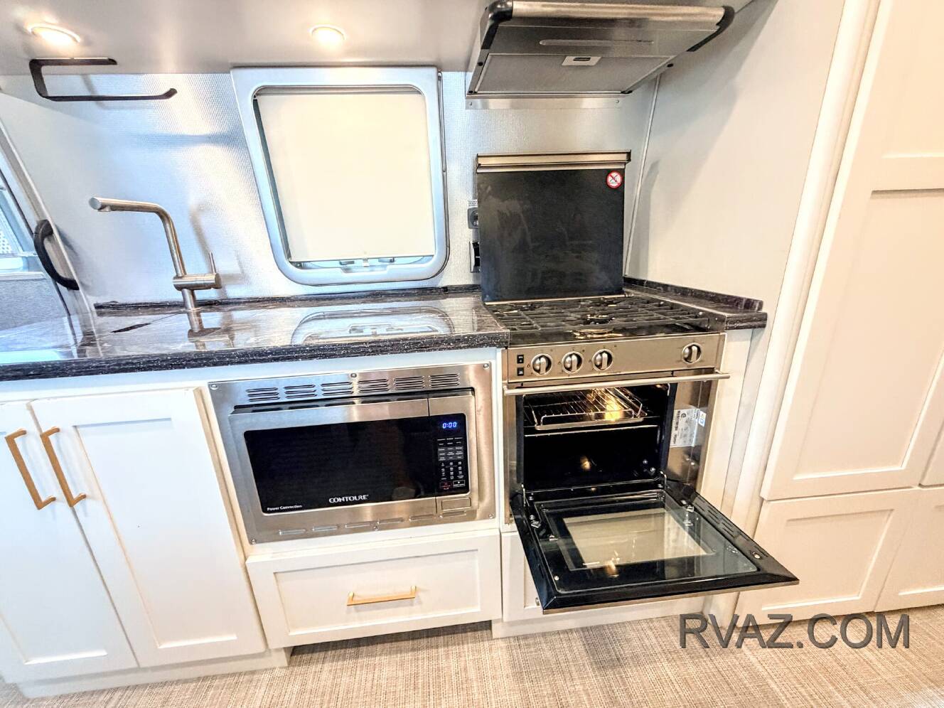 A photo of this 2021 Airstream Classic 30RBT