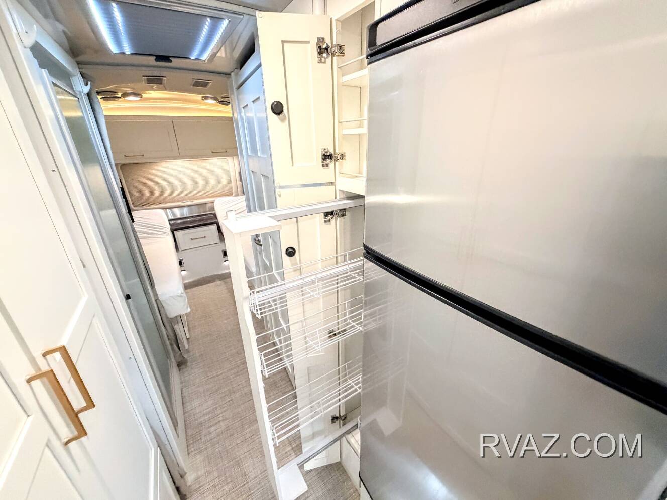 A photo of this 2021 Airstream Classic 30RBT