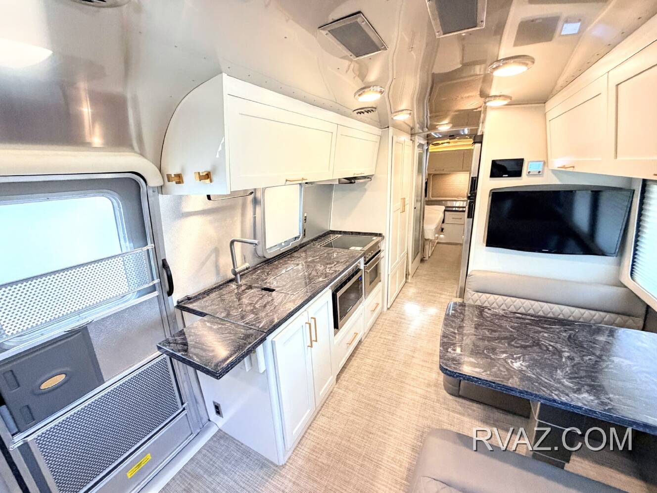 A photo of this 2021 Airstream Classic 30RBT