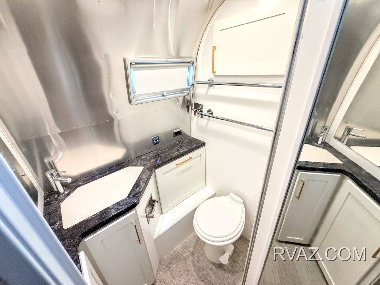 A photo of this 2021 Airstream Classic 30RBT