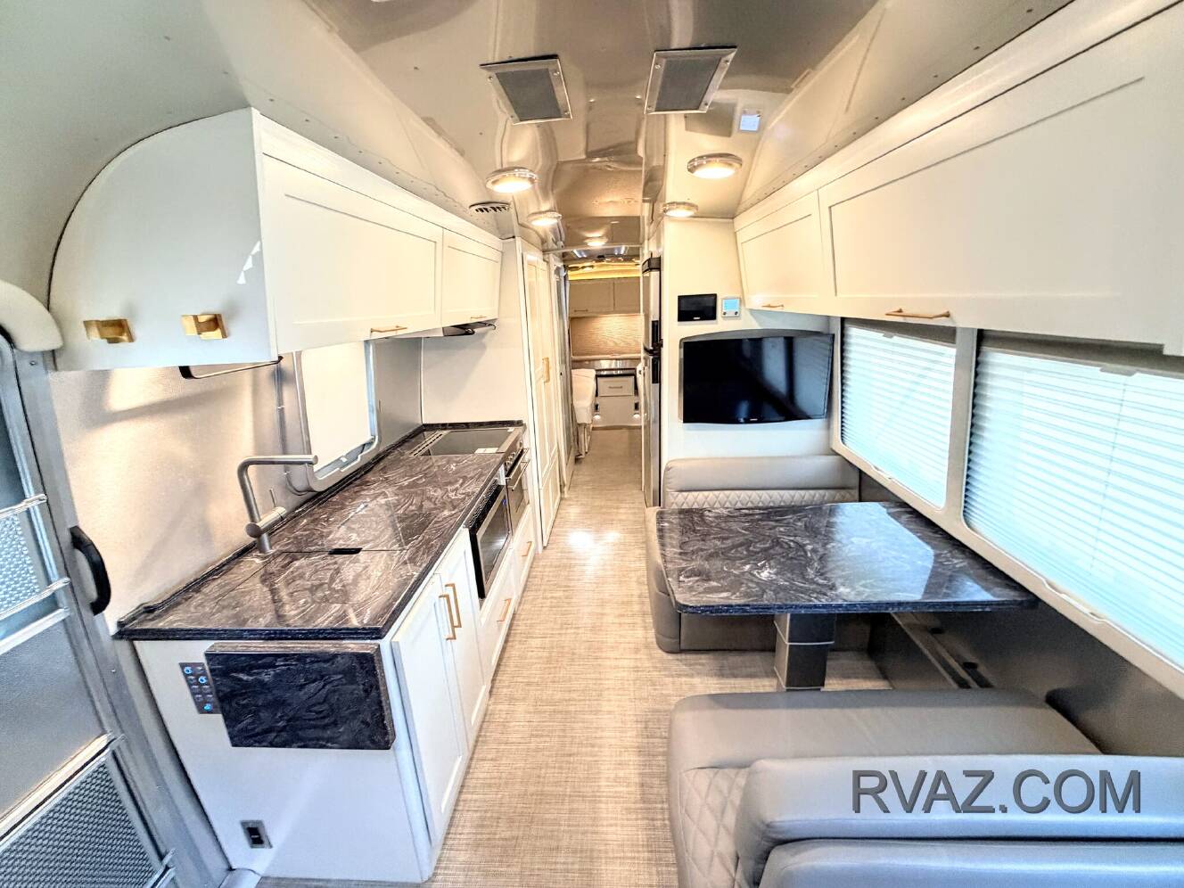 A photo of this 2021 Airstream Classic 30RBT