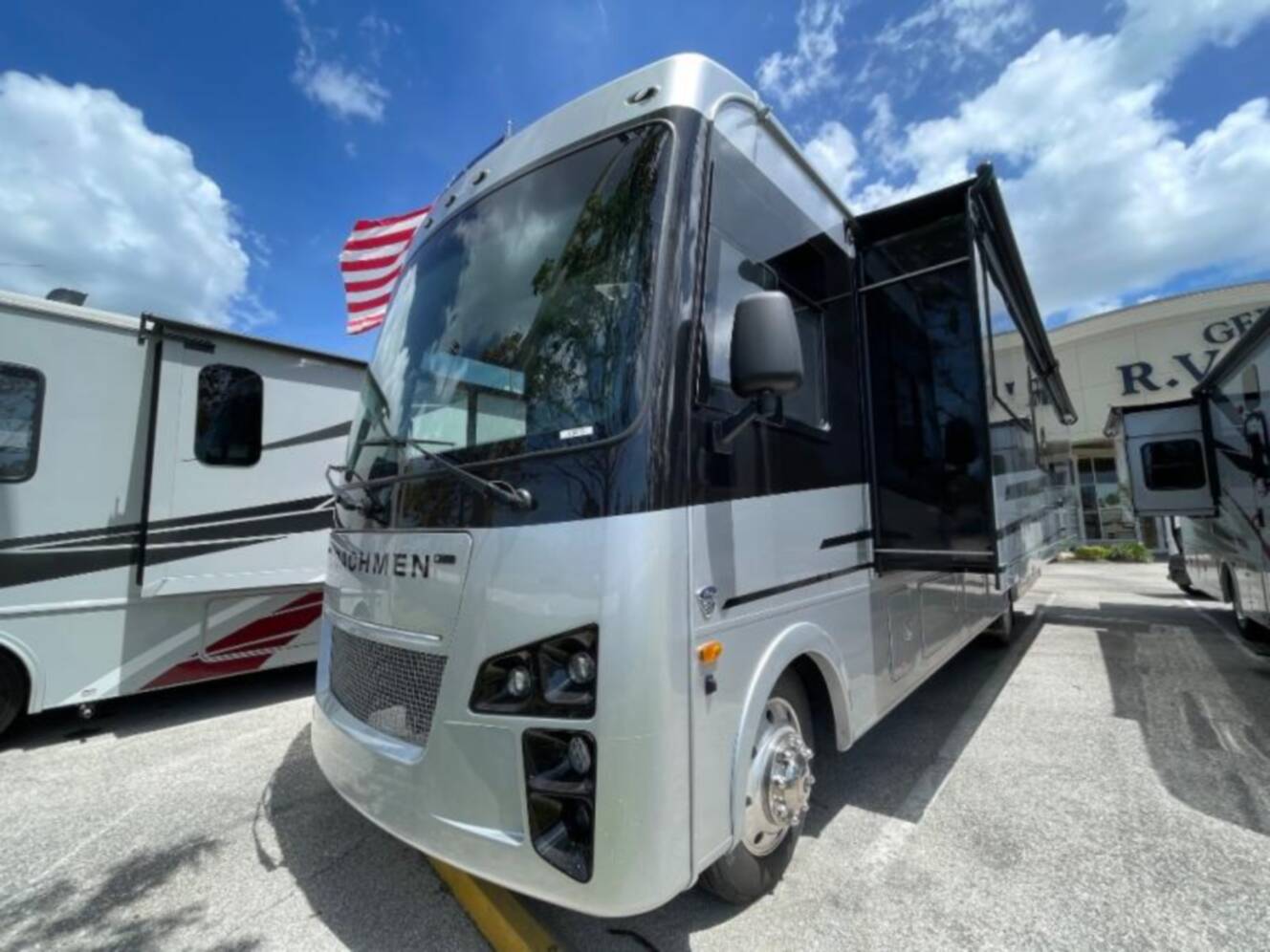 A photo of this 2025 Coachmen Mirada 33SS