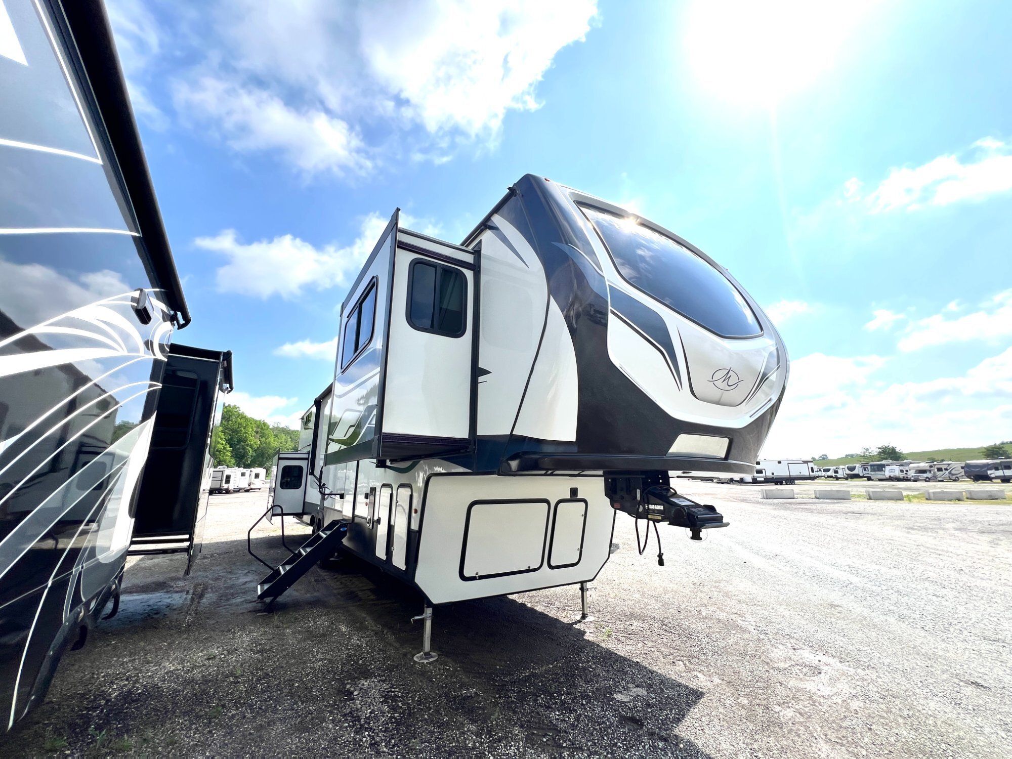 2022 Keystone Montana 377FL in wabash IN
