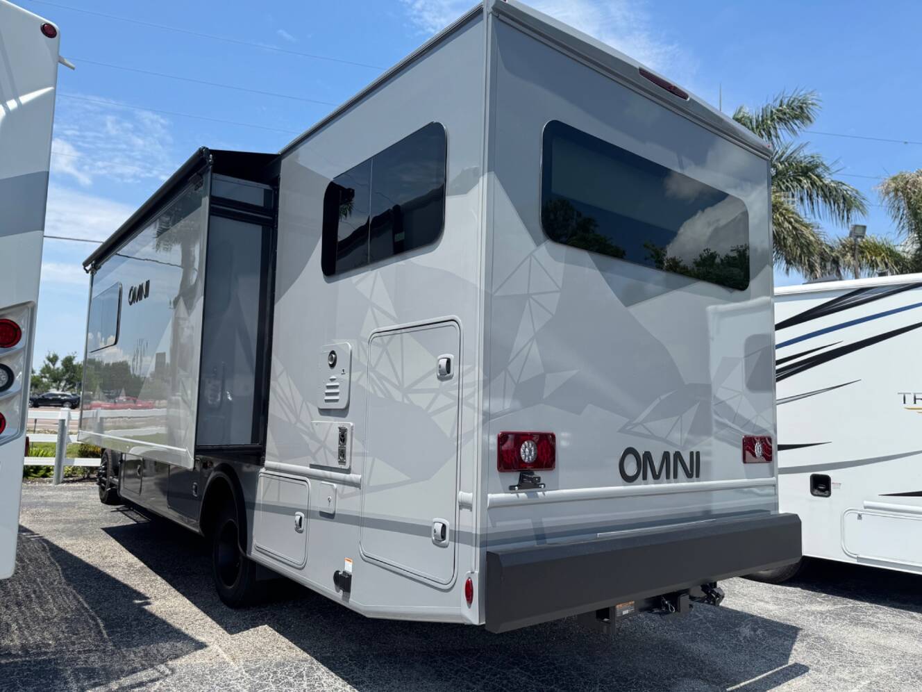 A photo of this 2027 Thor Motor Coach Omni Trail Z30