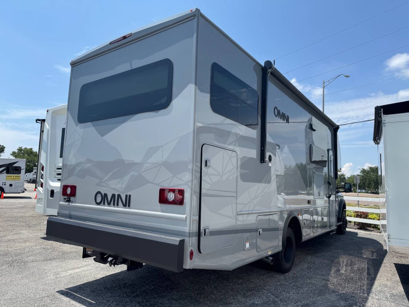 A photo of this 2027 Thor Motor Coach Omni Trail Z30