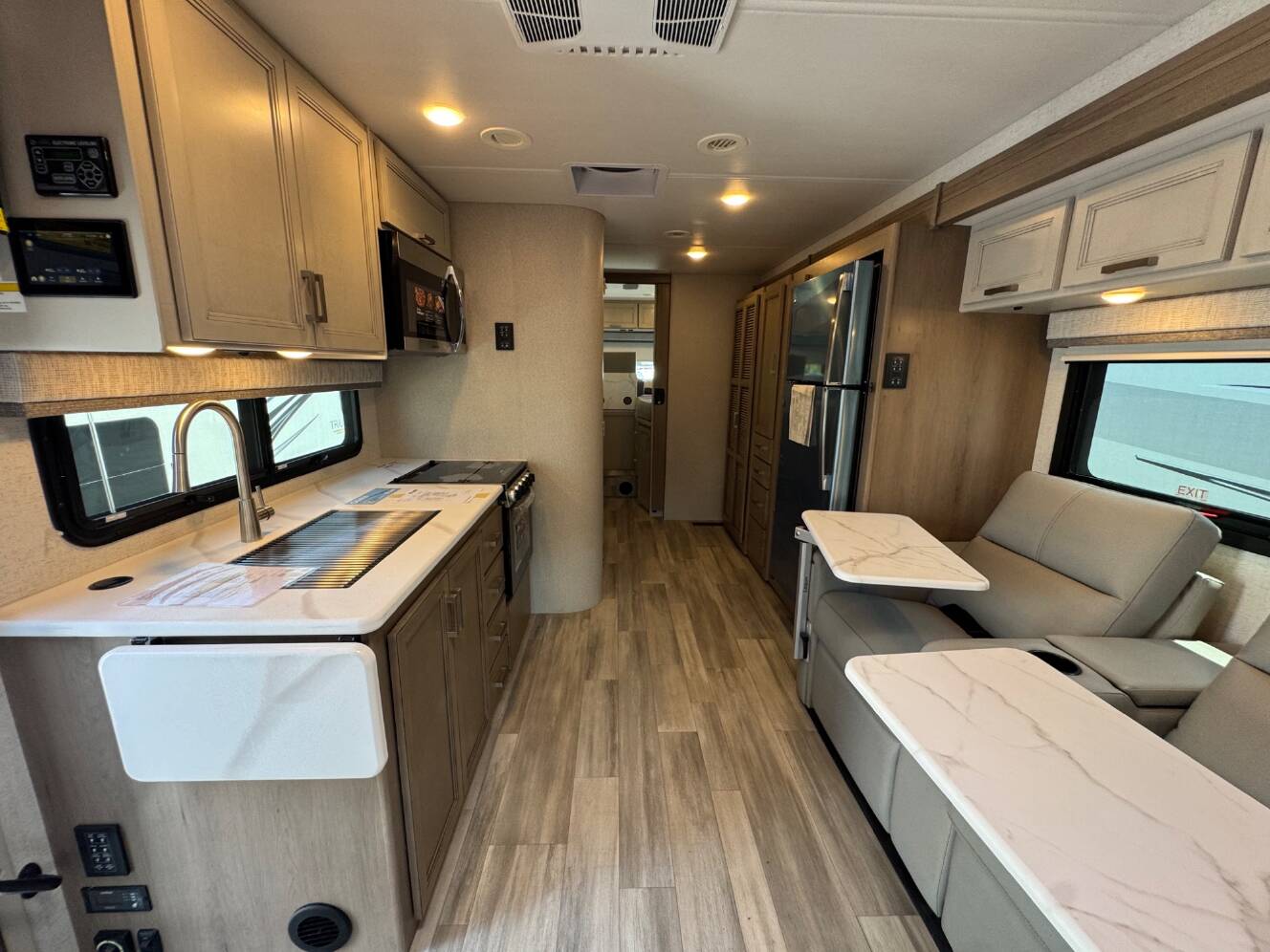 A photo of this 2027 Thor Motor Coach Omni Trail Z30