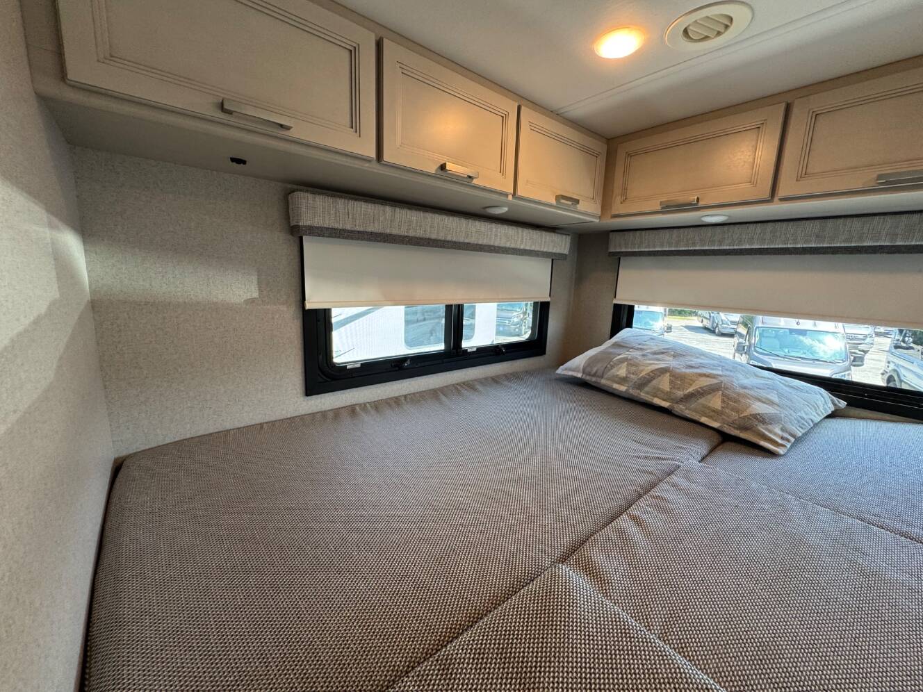 A photo of this 2027 Thor Motor Coach Omni Trail Z30