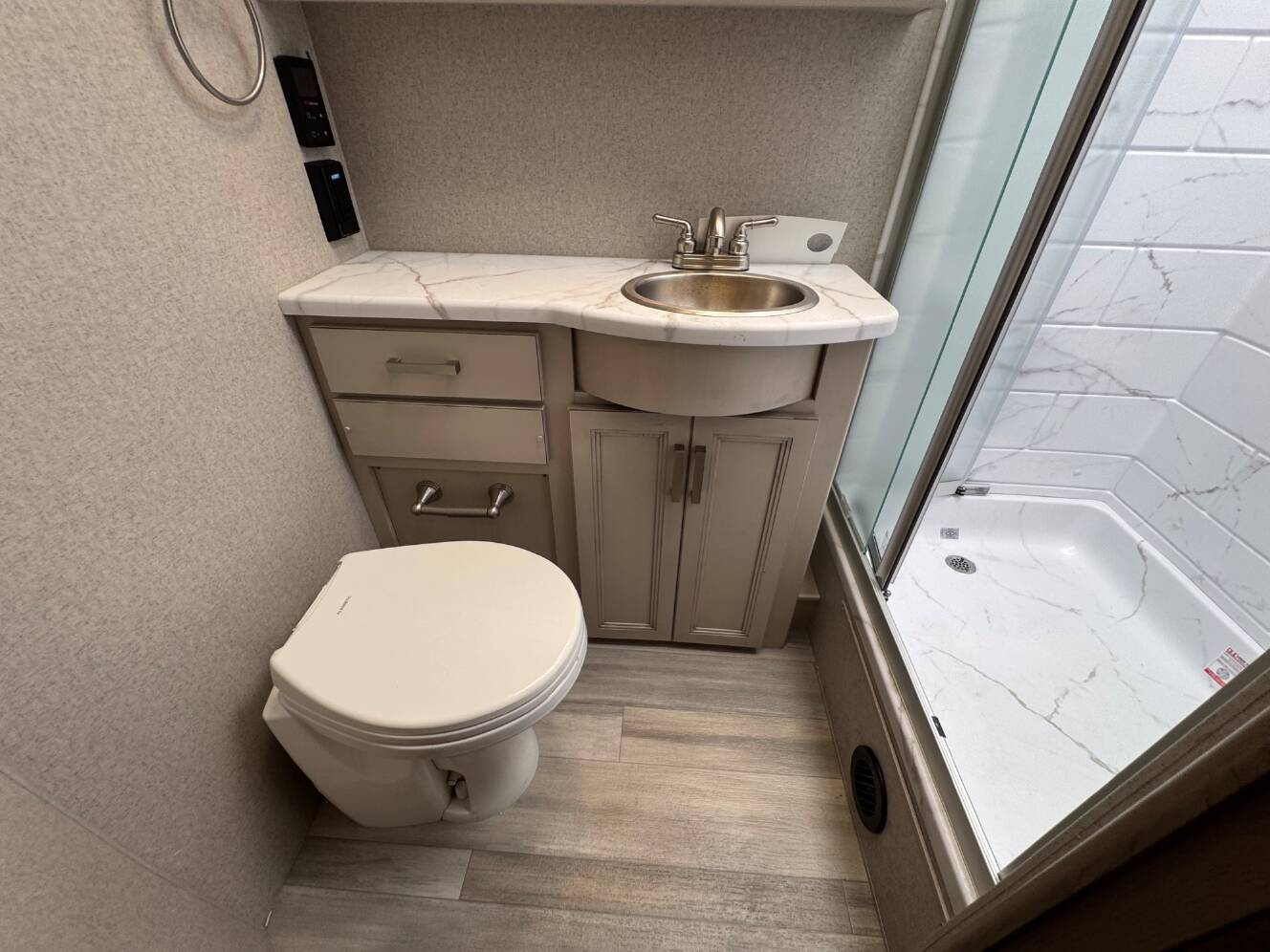 A photo of this 2027 Thor Motor Coach Omni Trail Z30