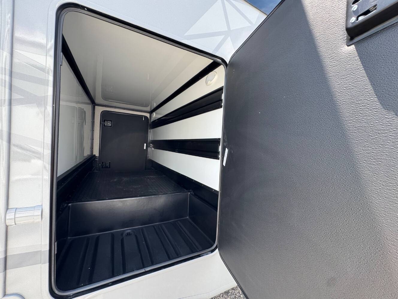 A photo of this 2027 Thor Motor Coach Omni Trail Z30