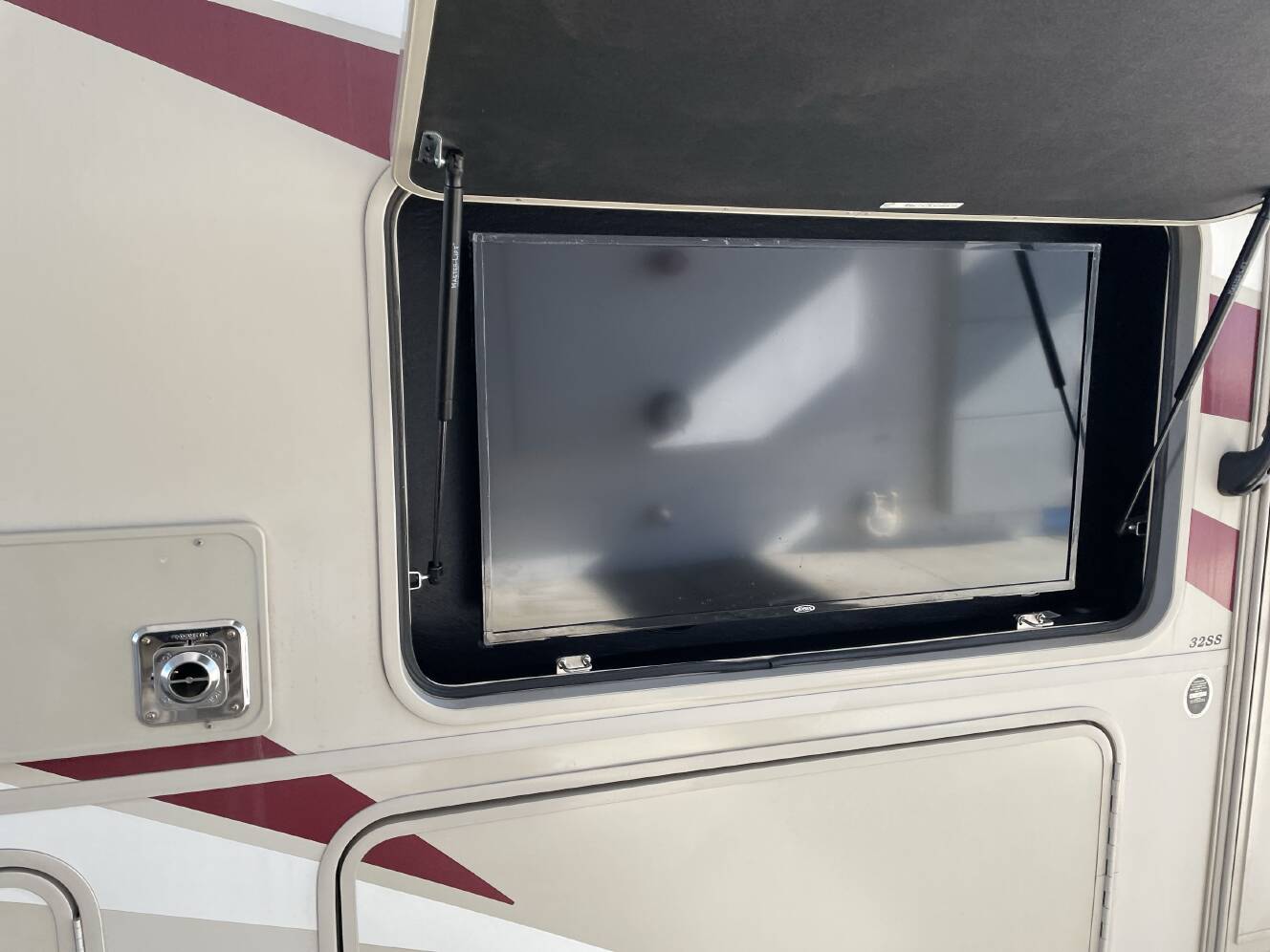 A photo of this 2020 Coachmen MIRADA 32SS