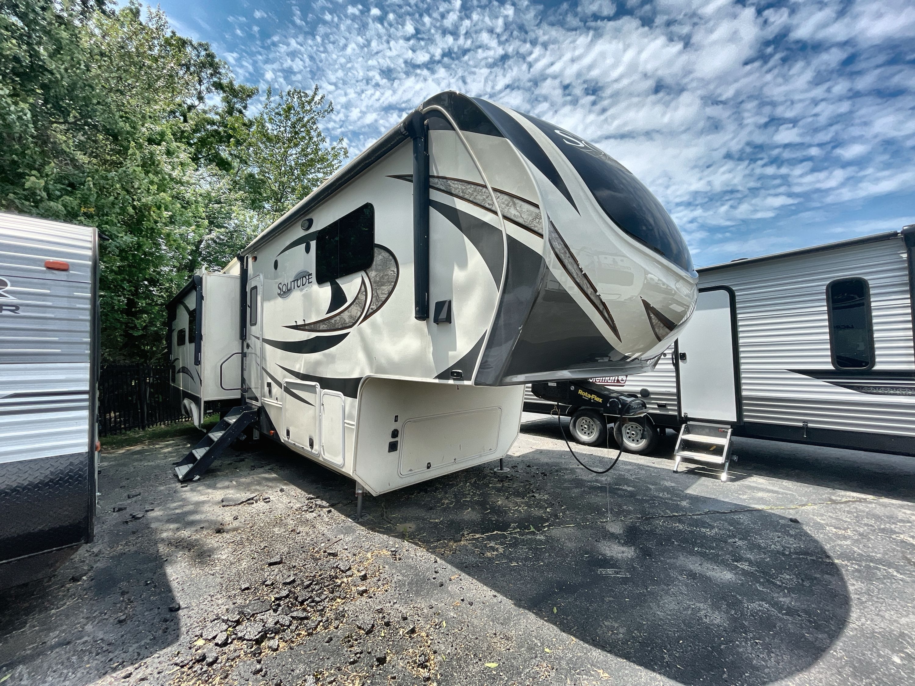 2018 Grand Design SOLITUDE 344GK in berkley MA