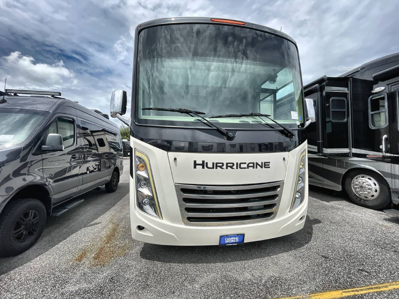 A photo of this 2022 Thor HURRICANE 35M