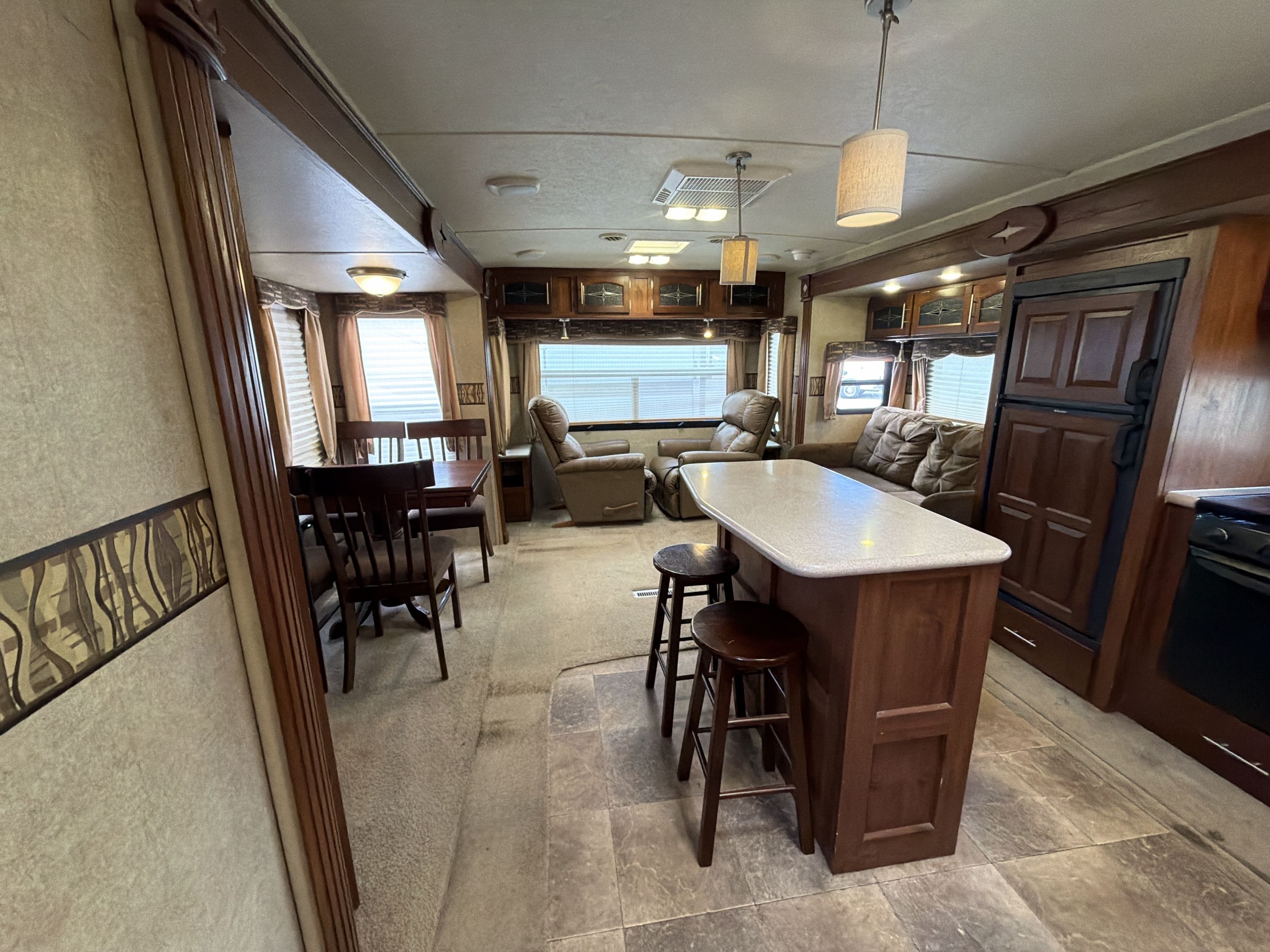2014 Forest River ROCKWOOD SIGNATURE ULTRA LITE 8329SS in riverside CA