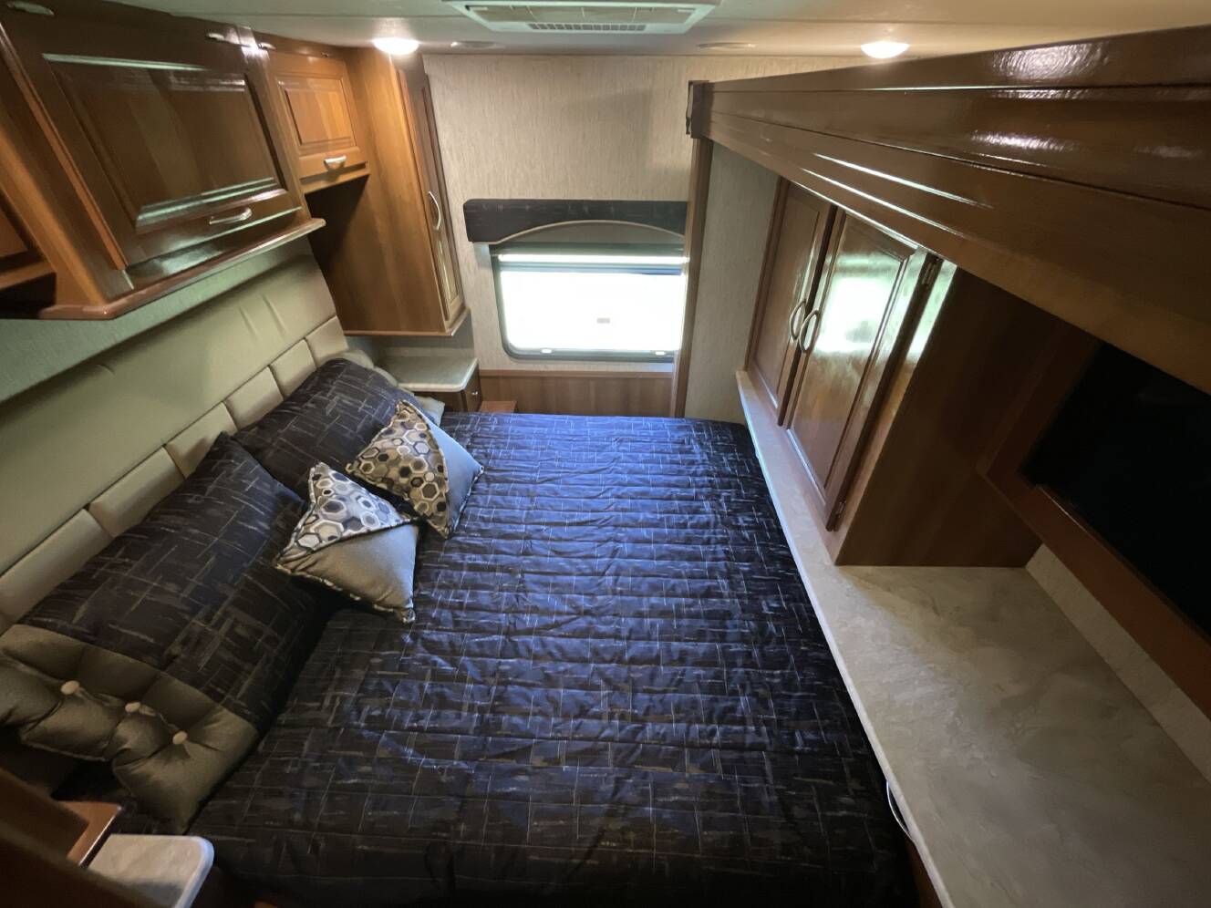 A photo of this 2018 Coachmen MIRADA 32SS