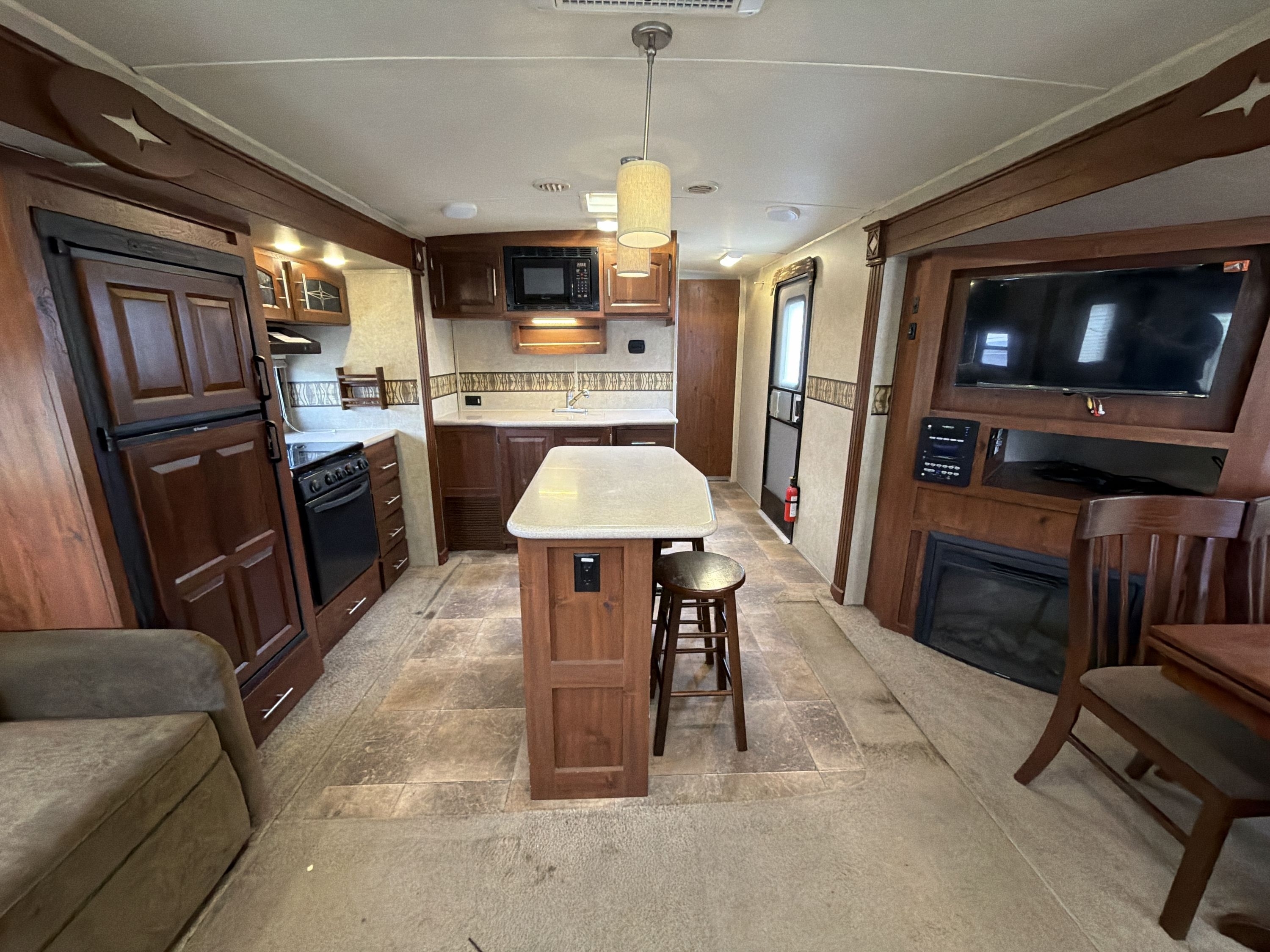 2014 Forest River ROCKWOOD SIGNATURE ULTRA LITE 8329SS in riverside CA