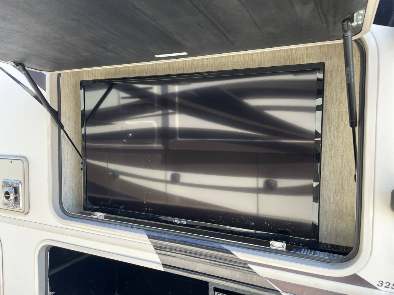 A photo of this 2018 Coachmen MIRADA 32SS