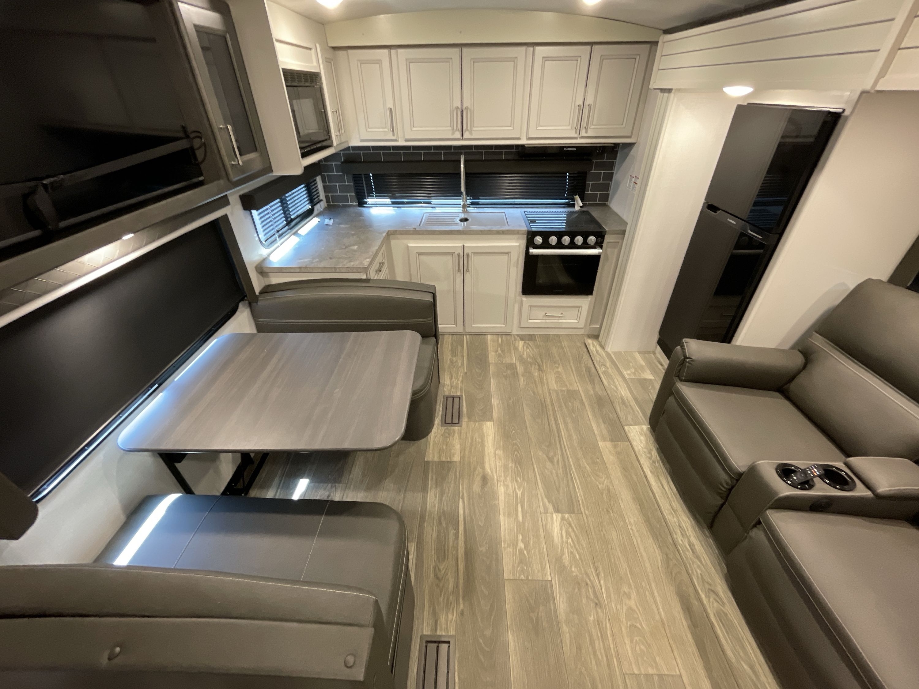 2024 Keystone COUGAR 25MLE in fresno CA