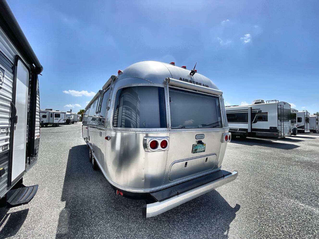 A photo of this 2020 Airstream CLASSIC 30RB QUEEN