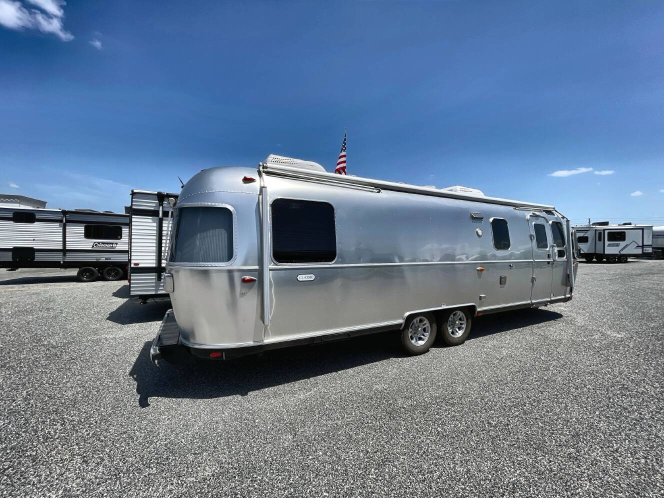 A photo of this 2020 Airstream CLASSIC 30RB QUEEN